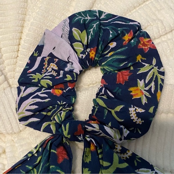 Printfresh Unicorn Garden Sleep Mask and Scrunchie Set - Picture 4 of 12